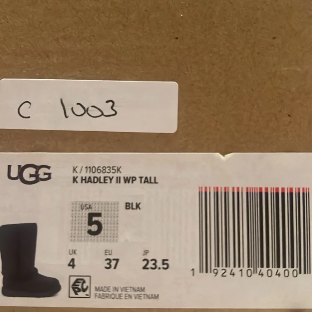 UGG Kids Hadley II Waterproof Tall (Big Kid) Black | NEW in‎ BOX!!!🖤